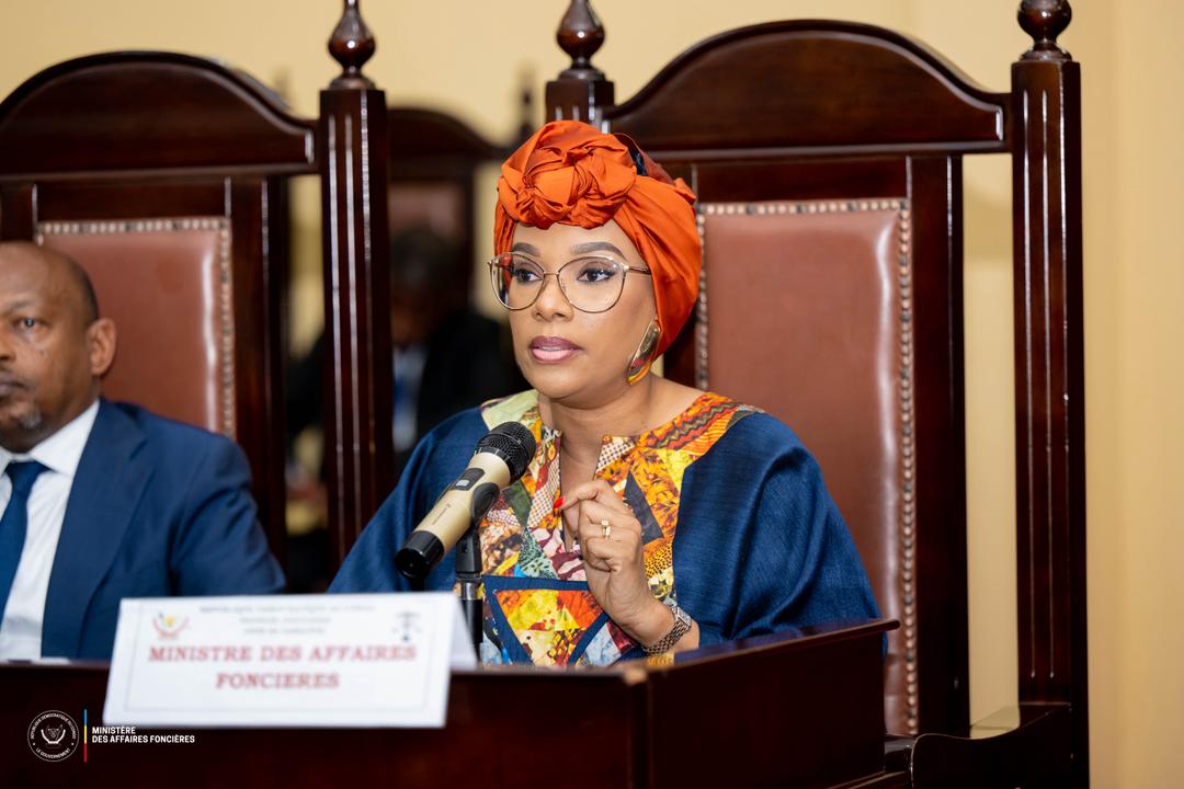 Phénomène « Folio » | S.E. Mme O’Neige N’Sele expose les verrous juridiques de la Loi Foncière à la Cour de cassation